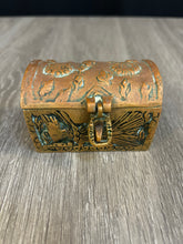 Load image into Gallery viewer, Cast metal miniature decorative chest
