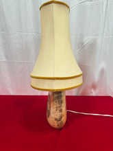 Load image into Gallery viewer, Ceramic table lamp
