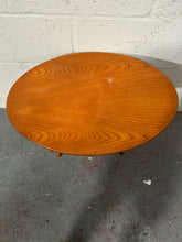 Load image into Gallery viewer, Vintage Hall Way Table/Shoe Rack
