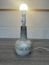 Load image into Gallery viewer, Vintage Lamp
