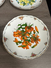 Load image into Gallery viewer, Royal Albert "the queens mothers favourite" plate collection
