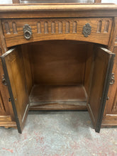 Load image into Gallery viewer, Vintage oak old charm dressing table with mirror
