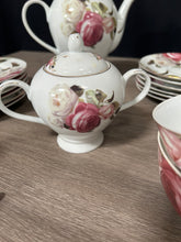 Load image into Gallery viewer, Veron 1 Tea Set
