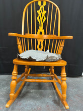 Load image into Gallery viewer, Vintage Wooden rocking chair
