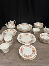 Load image into Gallery viewer, ColClough Dinner Set

