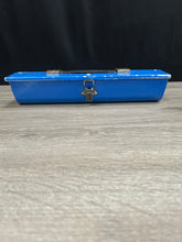 Load image into Gallery viewer, Vintage coin holder
