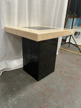 Load image into Gallery viewer, Strasbourg marble lamp table
