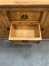 Load image into Gallery viewer, Mexican pine sideboard

