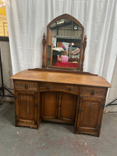Load image into Gallery viewer, Vintage oak old charm dressing table with mirror
