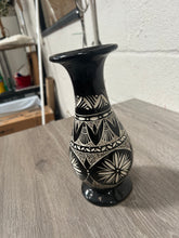 Load image into Gallery viewer, Ceramic sinar poteri vase
