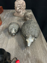 Load image into Gallery viewer, Bundle of wooden sculptures

