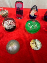 Load image into Gallery viewer, bundle of paper weights
