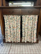 Load image into Gallery viewer, Vintage Display Case
