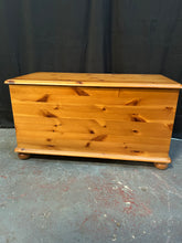 Load image into Gallery viewer, Pine Blanket/Toy Chest
