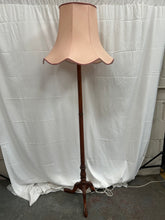 Load image into Gallery viewer, Free standing lamp
