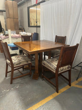 Load image into Gallery viewer, Extending/swivel dining table &amp; 4 chairs
