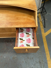 Load image into Gallery viewer, Vintage Meredew sideboard
