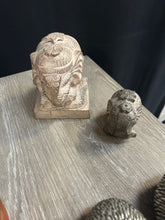 Load image into Gallery viewer, Bundle of wooden sculptures
