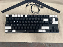 Load image into Gallery viewer, Gaming monitor &amp; Keyboard
