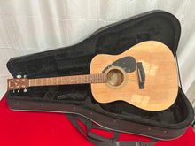 Load image into Gallery viewer, Yamaha F310 6 string guitar
