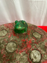 Load image into Gallery viewer, Garden mushroom statue

