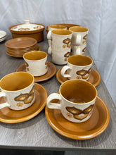 Load image into Gallery viewer, The royal Worcester group dinner service set
