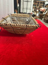 Load image into Gallery viewer, Square Hanging baskets
