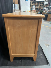 Load image into Gallery viewer, Chest of drawers
