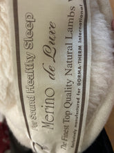 Load image into Gallery viewer, White Woolly Wool Throw
