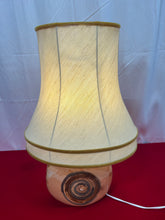 Load image into Gallery viewer, Ceramic table lamp
