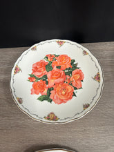 Load image into Gallery viewer, Royal Albert "the queens mothers favourite" plate collection

