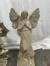 Load image into Gallery viewer, Plastic garden statues

