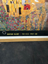 Load image into Gallery viewer, Gustav Klimt "the kiss" print
