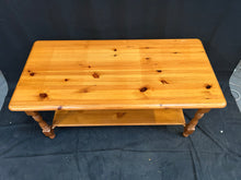 Load image into Gallery viewer, Pine Coffee Table
