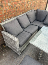 Load image into Gallery viewer, Hartman Heritage Conservatory Set
