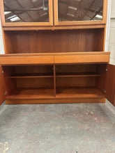 Load image into Gallery viewer, Mcintosh Nathan style display case
