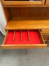 Load image into Gallery viewer, Mcintosh Nathan style display case
