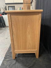 Load image into Gallery viewer, Chest of drawers
