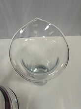 Load image into Gallery viewer, Glass vases
