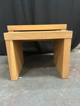 Load image into Gallery viewer, Oak nest of tables
