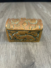 Load image into Gallery viewer, Cast metal miniature decorative chest
