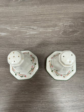 Load image into Gallery viewer, Johnson brothers salt &amp; pepper shakers

