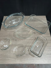 Load image into Gallery viewer, Pyrex Desert Dishes
