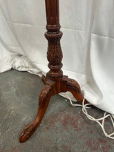 Load image into Gallery viewer, Free standing lamp
