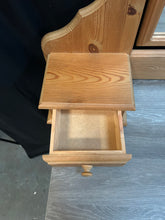 Load image into Gallery viewer, Pine Dressing Table Mirror
