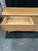 Load image into Gallery viewer, Chest of drawers
