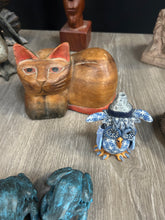 Load image into Gallery viewer, Bundle of wooden sculptures
