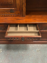 Load image into Gallery viewer, Vintage old charm display case

