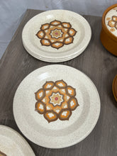 Load image into Gallery viewer, The royal Worcester group dinner service set
