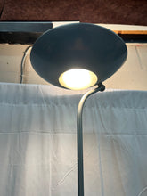 Load image into Gallery viewer, Floor lamp
